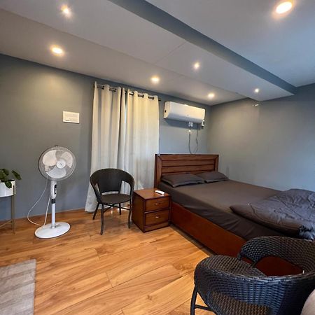 La Serene Farm Stay - Luxary 4 Bed Room Property 하이데라바드 외부 사진