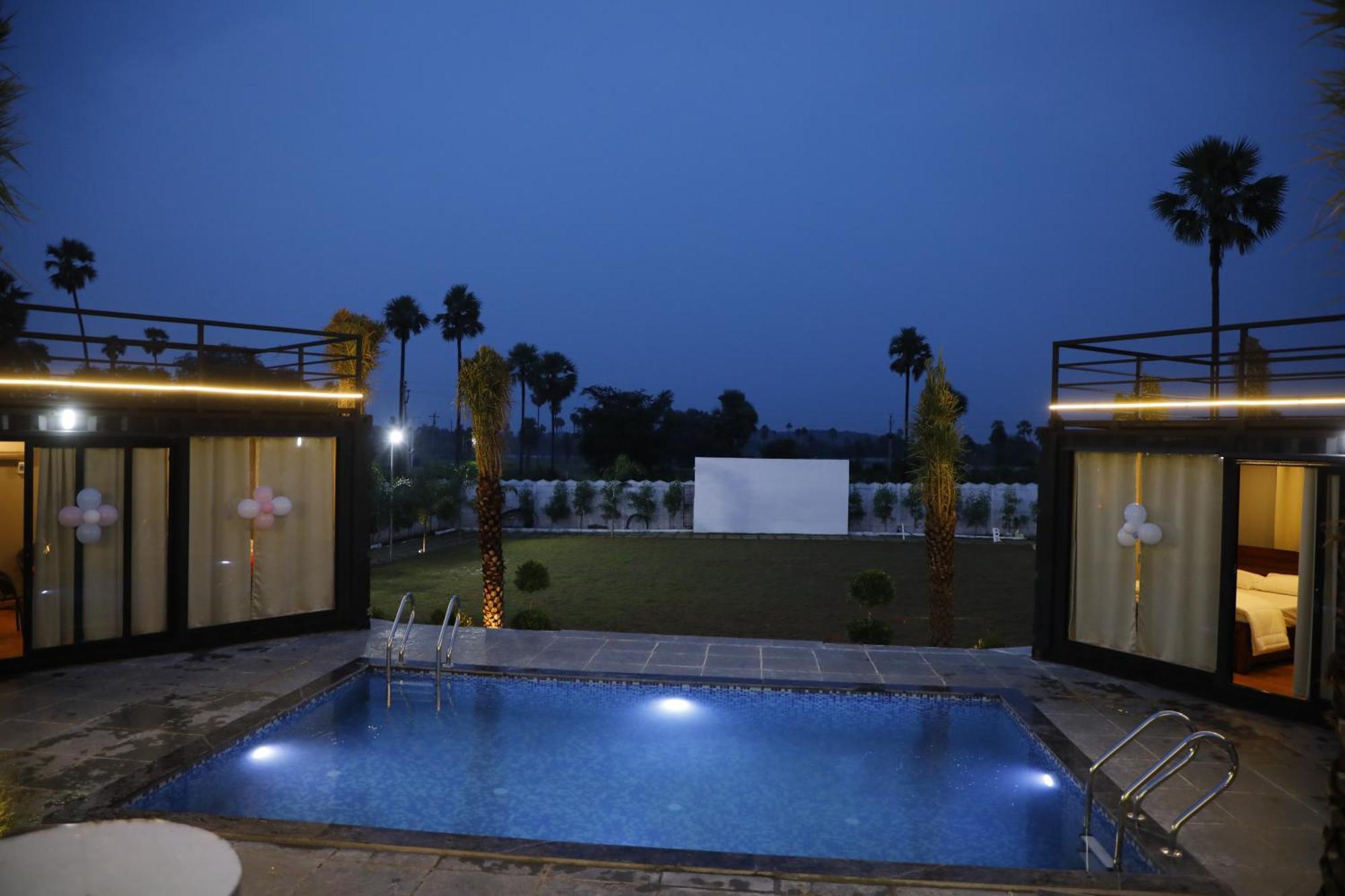 La Serene Farm Stay - Luxary 4 Bed Room Property 하이데라바드 외부 사진